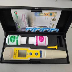 Ryset Waterproof pH & Temperature Meter & Tester